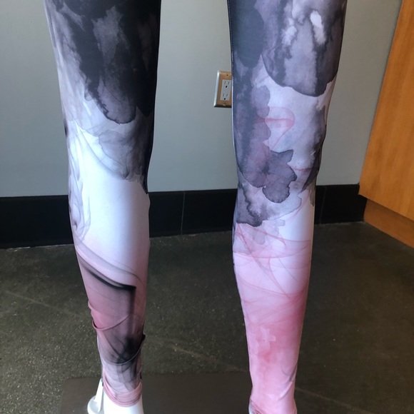 Onzie graphite legging - Picture 2 of 2